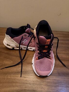 On Running Cloud Pink Sneakers Womens 6.5 Athletic Shoes